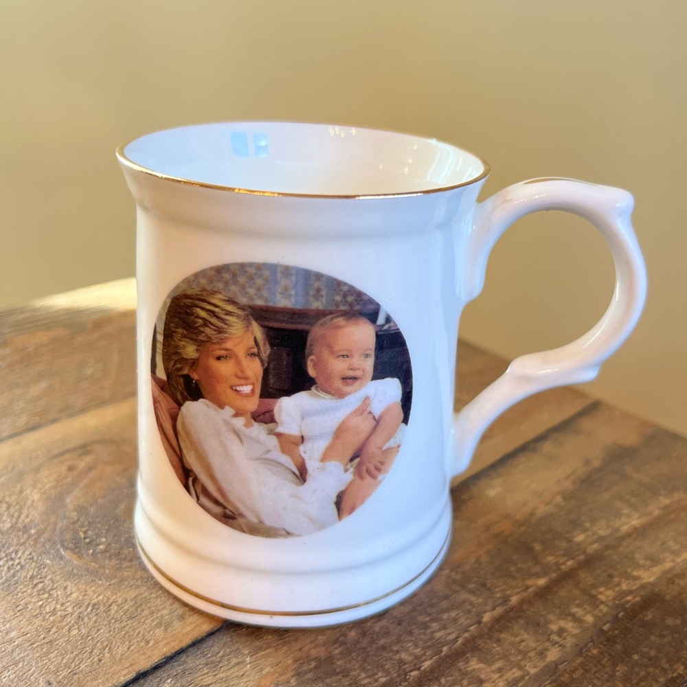 Commemorative tea cup Princess Diana and Prince William 1st birthday fine china